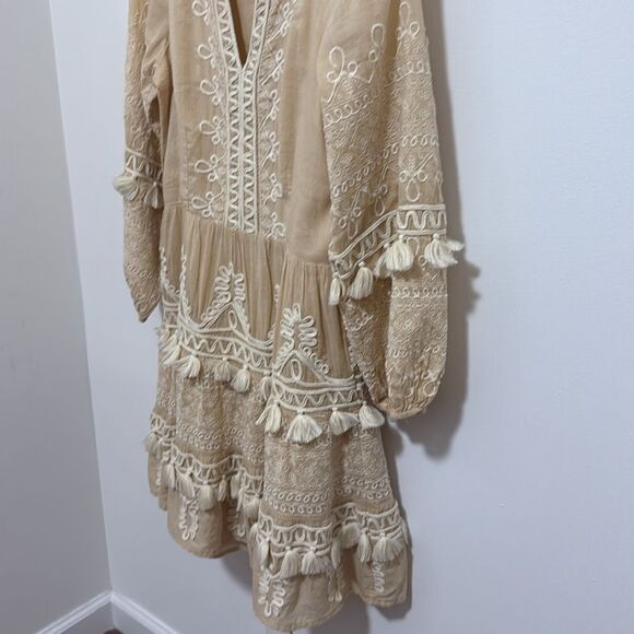 Roller Rabbit Woman’s Indera Naema Embroidered Dress. Cream/Tan. Size XS. - Picture 6 of 11